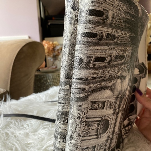 Bagghy Florence CrossBody Bag - Picture 3 of 7